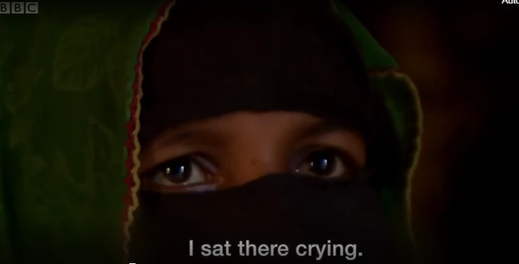 Μια 17χρονη Ροχίνγκια αποκαλύπτει: «Με έπιασαν και με βίασαν, το έκαναν ξανά και ξανά και κράτησα το παιδί»